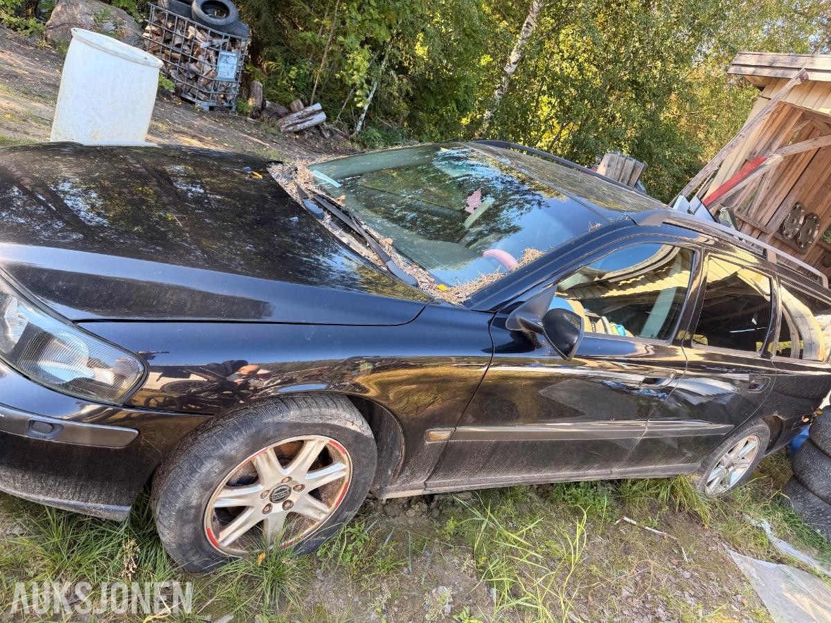 2004 Volvo V70 2.0 179hk automat skinnseter rep objekt