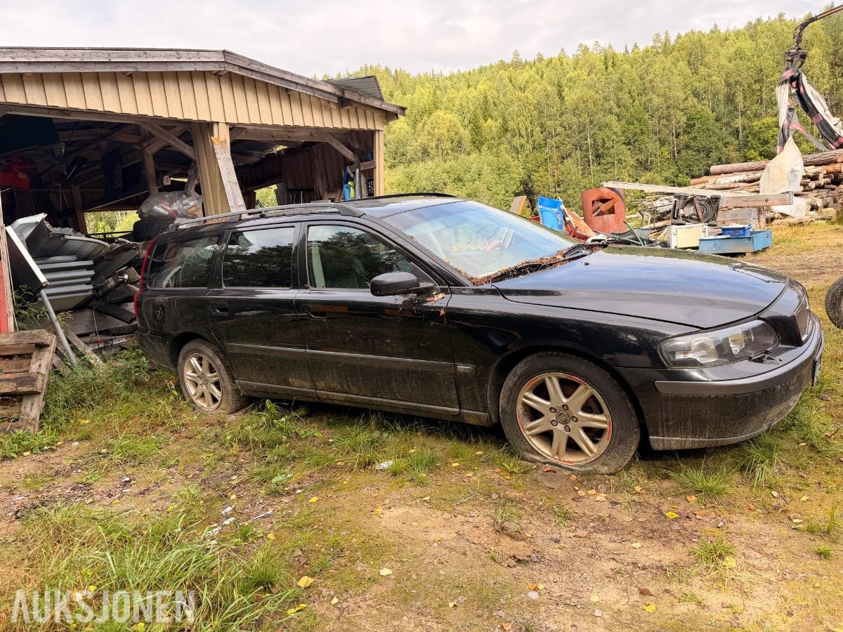2004 Volvo V70 2.0 179hk automat skinnseter rep objekt