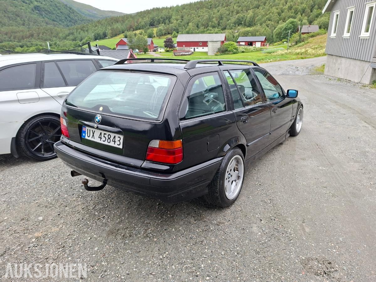 1998 BMW  318I 1.8 116hk skinninteriør eu ok 10.2027