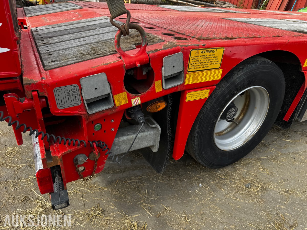 2022 Kaessbohrer Lowbed semi med uttrekk