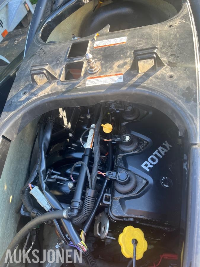 2005 Seadoo rxt 215 supercharged intercooled vannscooter med henger