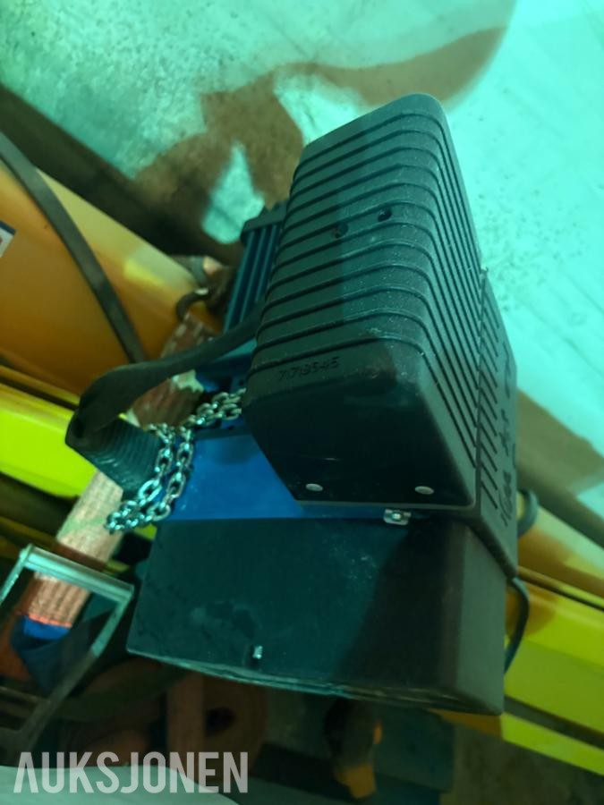 2014 demag søylesvingkran med elektrisk kjettingtalje – 125 kg
