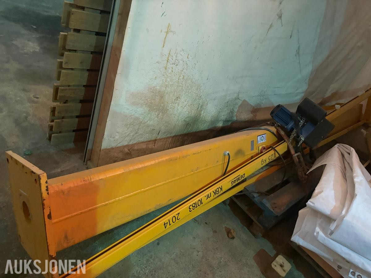 2014 demag søylesvingkran med elektrisk kjettingtalje – 125 kg