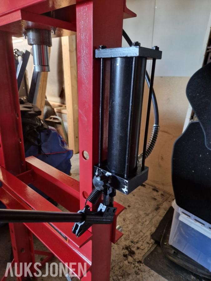 Stor Verkstedpresse, 20 tonn