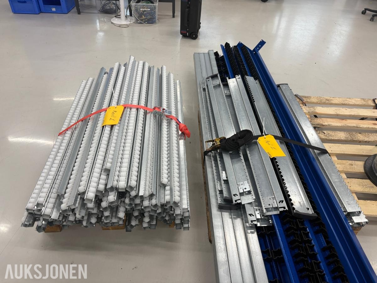 gjennomløpsreol / rullereol med plastkasser