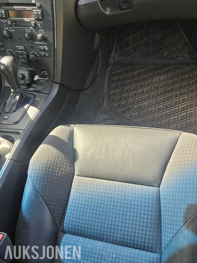 2004 Volvo V70 2.4 Diesel 131hk Automat, Reparasjonsobjekt/ delebil