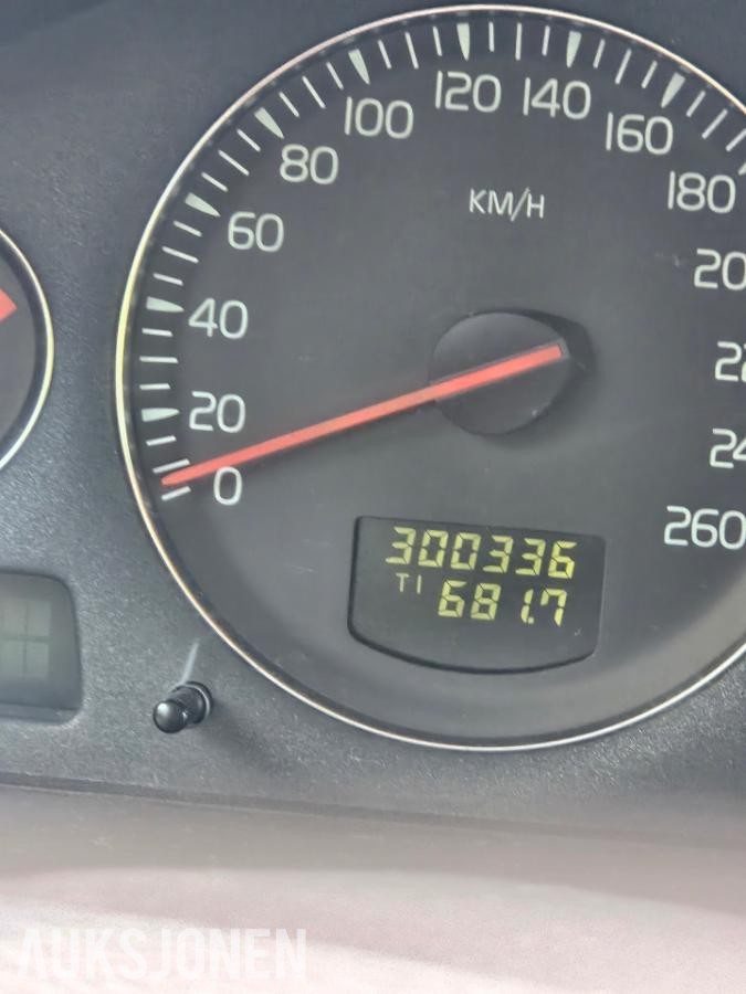 2004 Volvo V70 2.4 Diesel 131hk Automat, Reparasjonsobjekt/ delebil