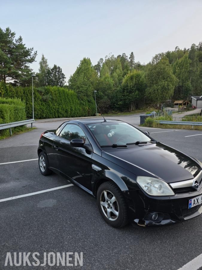 2006 Opel Tigra Cabriolet 1.2 69hk eu ok 05.2028 111000km