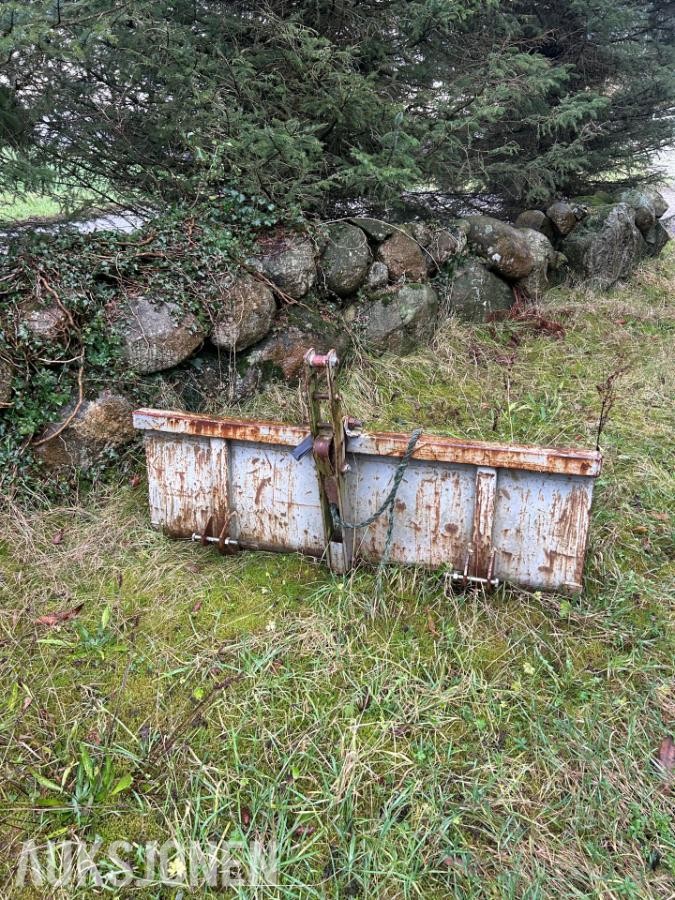 Bakskuffe til traktor