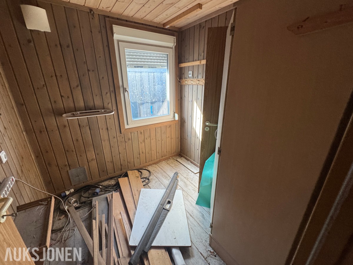 4 stålcontainere