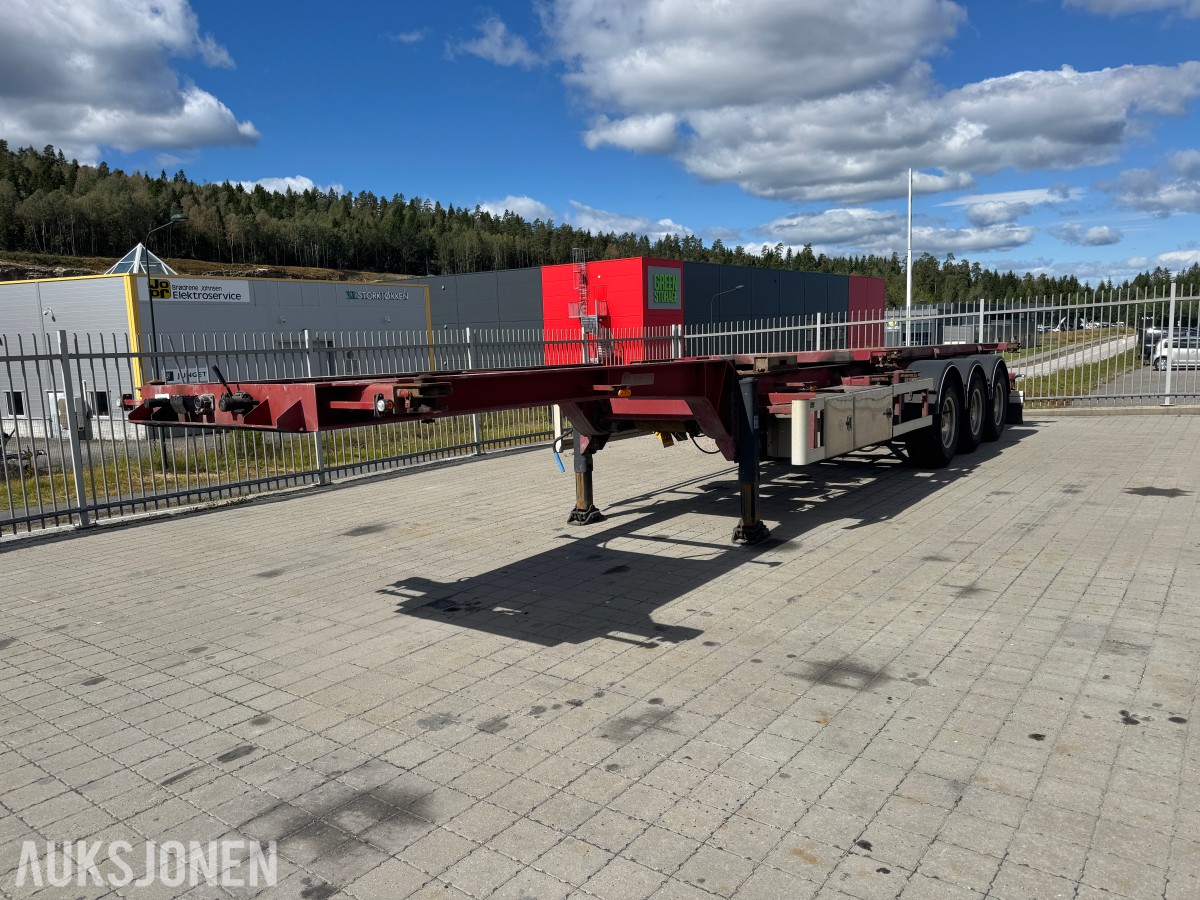2011 Istrail RK 35/5 3-akslet containersemi for containertransport.