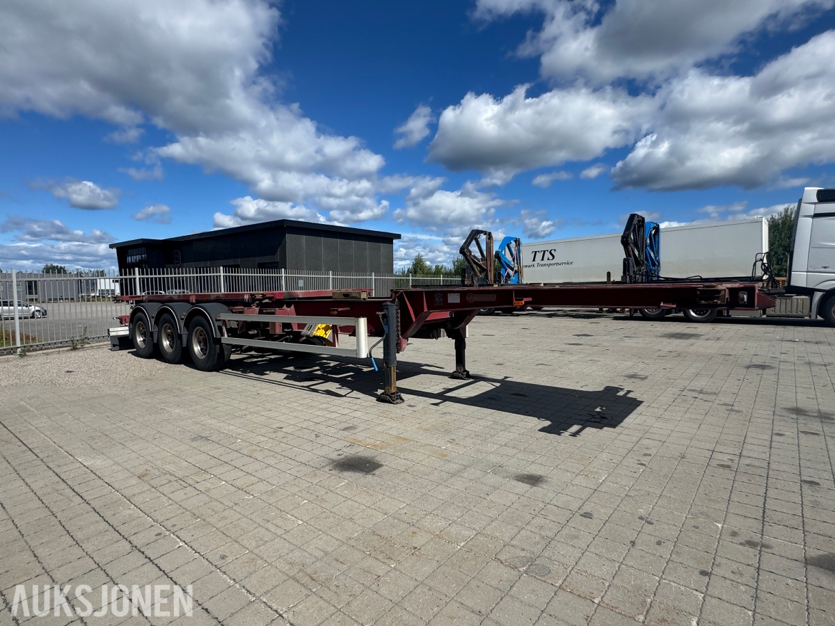 2011 Istrail RK 35/5 3-akslet containersemi for containertransport.