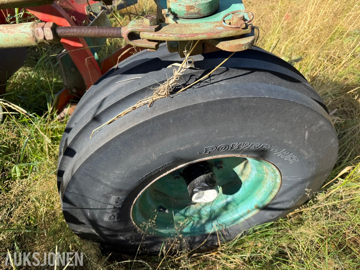 Kverneland B3 5-skjærs plog – forploger