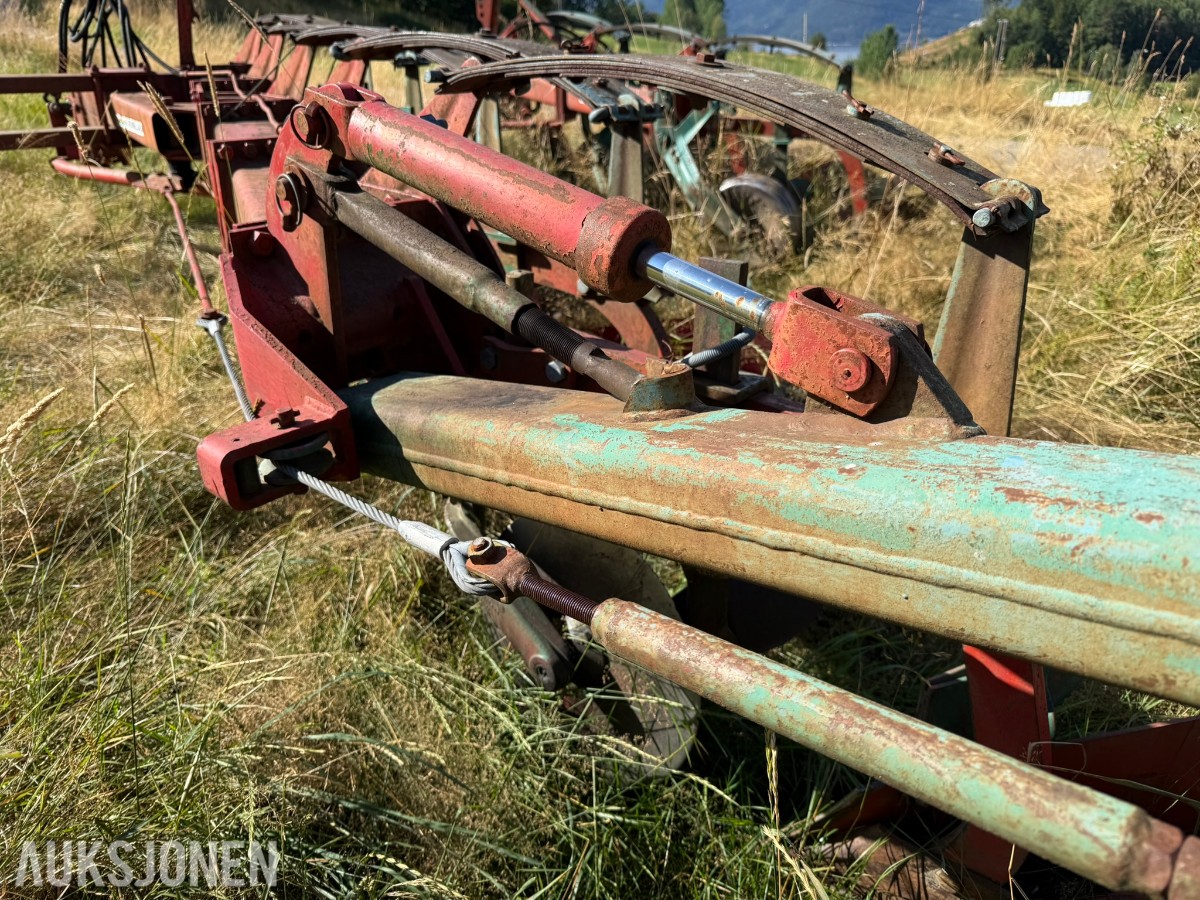 Kverneland B3 5-skjærs plog – forploger
