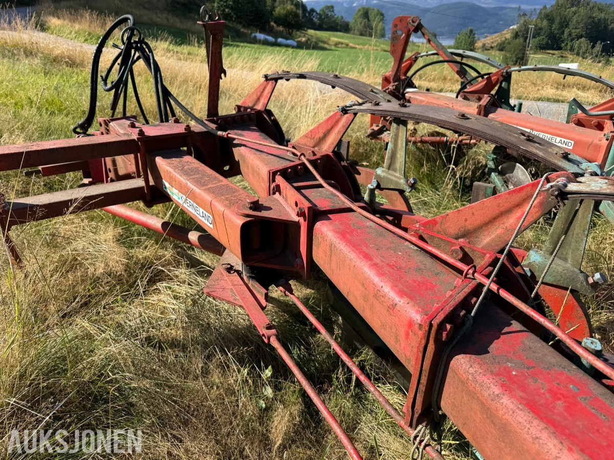 Kverneland B3 5-skjærs plog – forploger