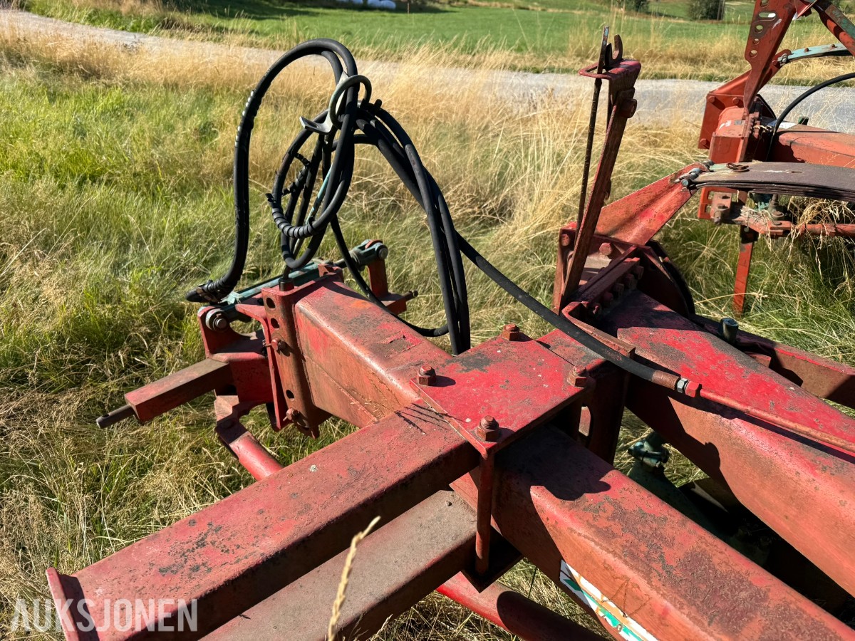 Kverneland B3 5-skjærs plog – forploger