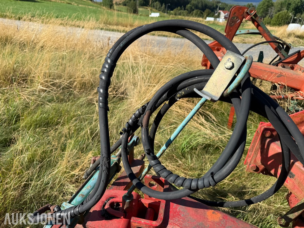 Kverneland B3 5-skjærs plog – forploger