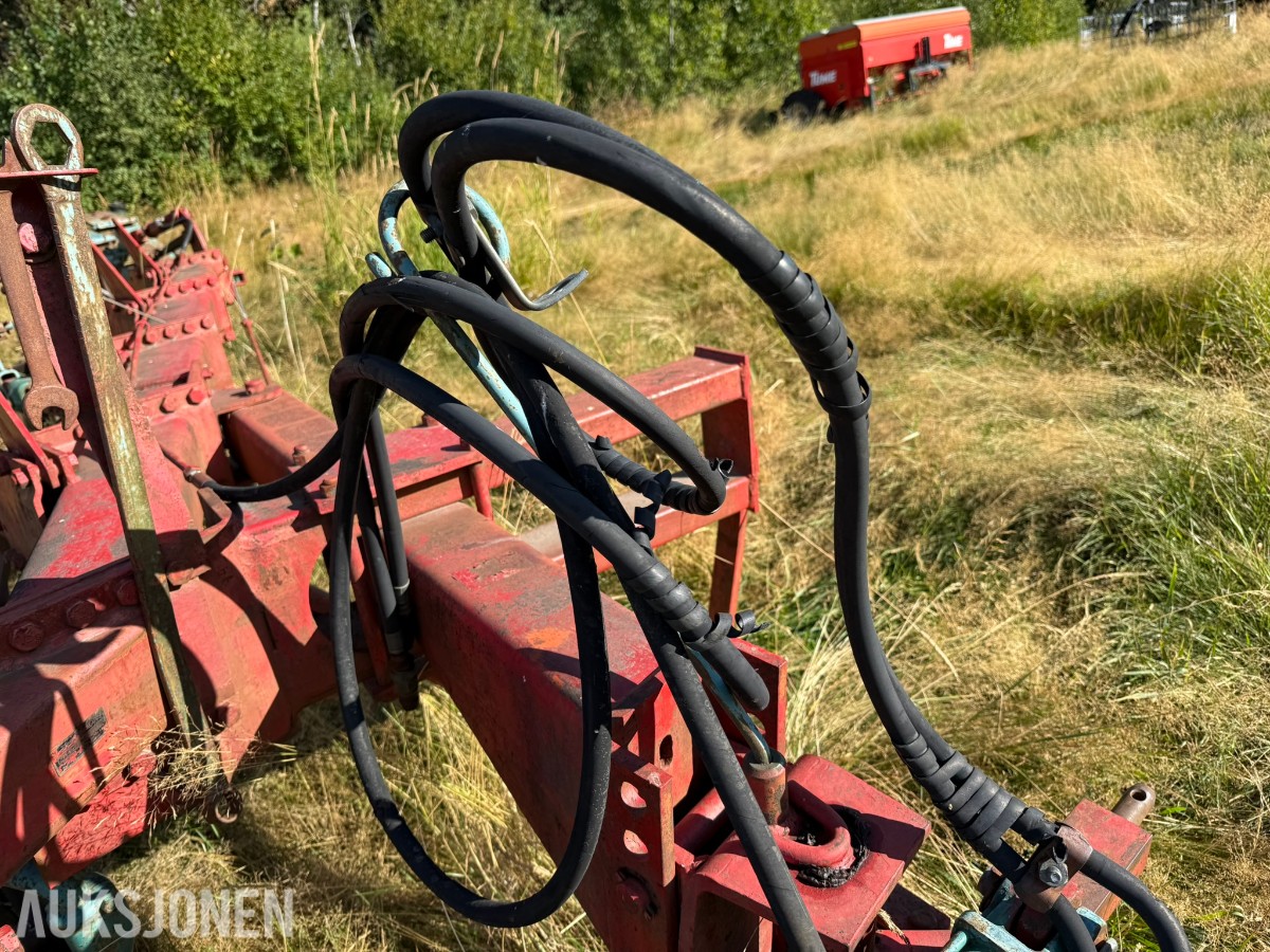 Kverneland B3 5-skjærs plog – forploger