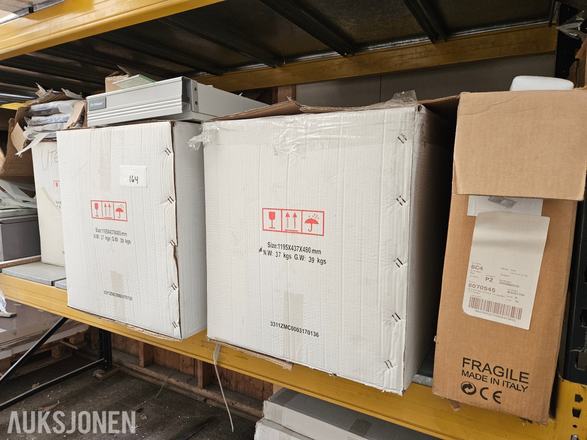 Baderomsutstyr - dusjkabinettdeler - servantskap - aluminiumsprofiler og glass