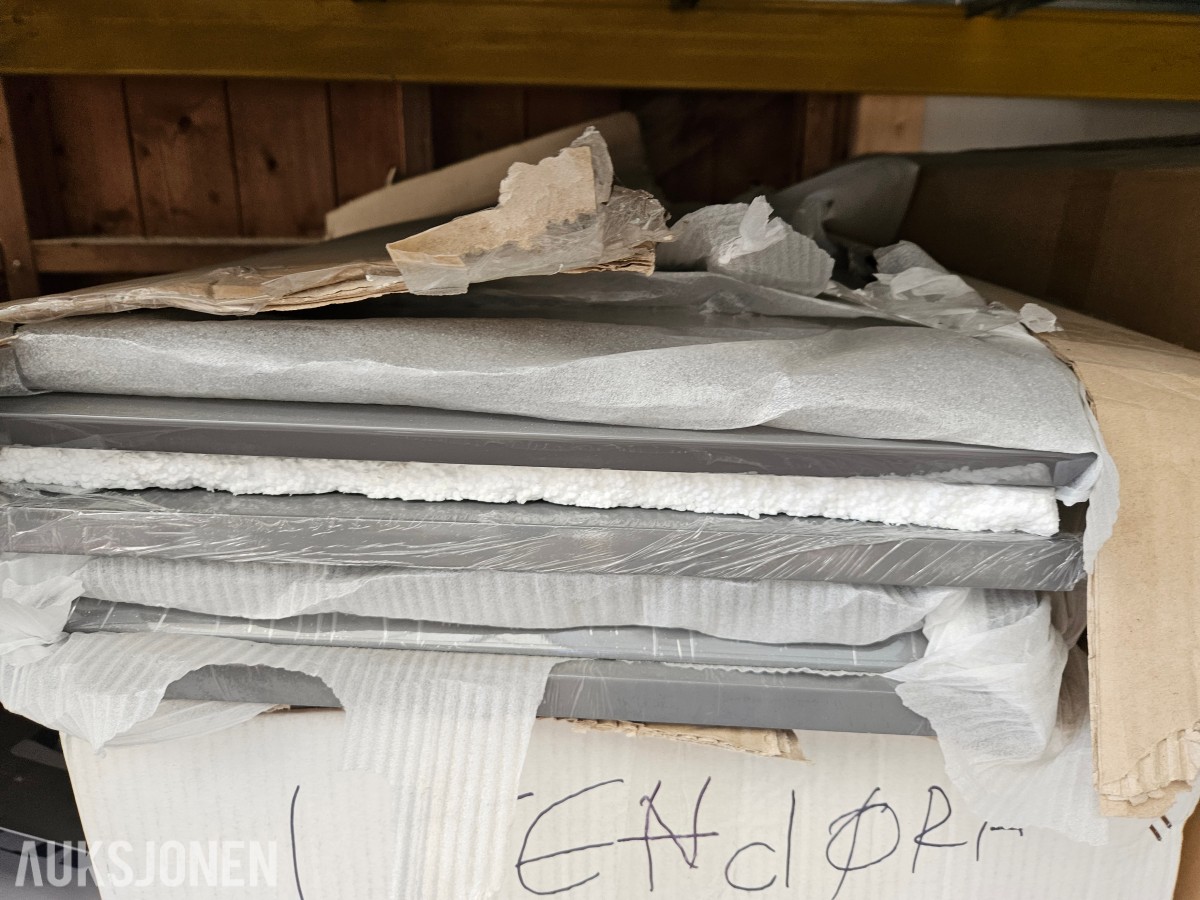 Baderomsutstyr - dusjkabinettdeler - servantskap - aluminiumsprofiler og glass