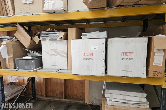 Baderomsutstyr - dusjkabinettdeler - servantskap - aluminiumsprofiler og glass