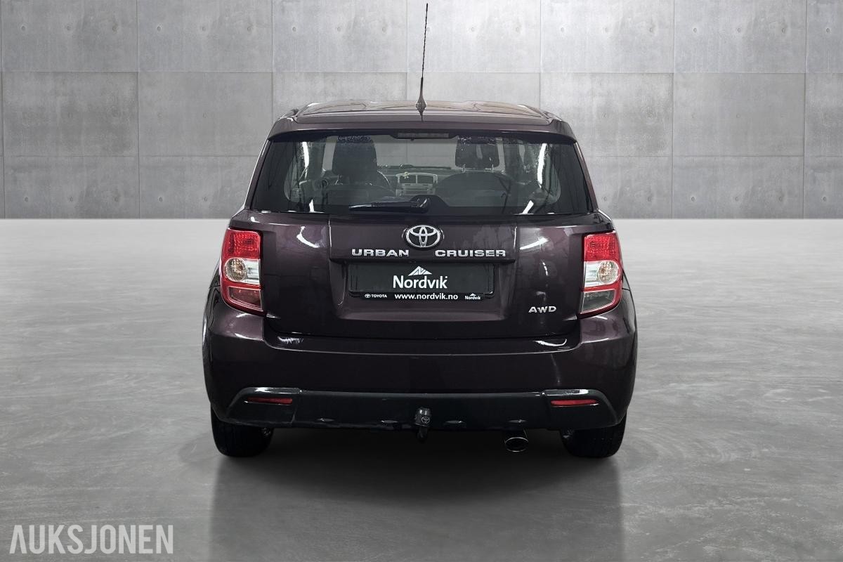 2011 Toyota Urban Cruiser 90 HK DIESEL 4WD HENGERFESTE
