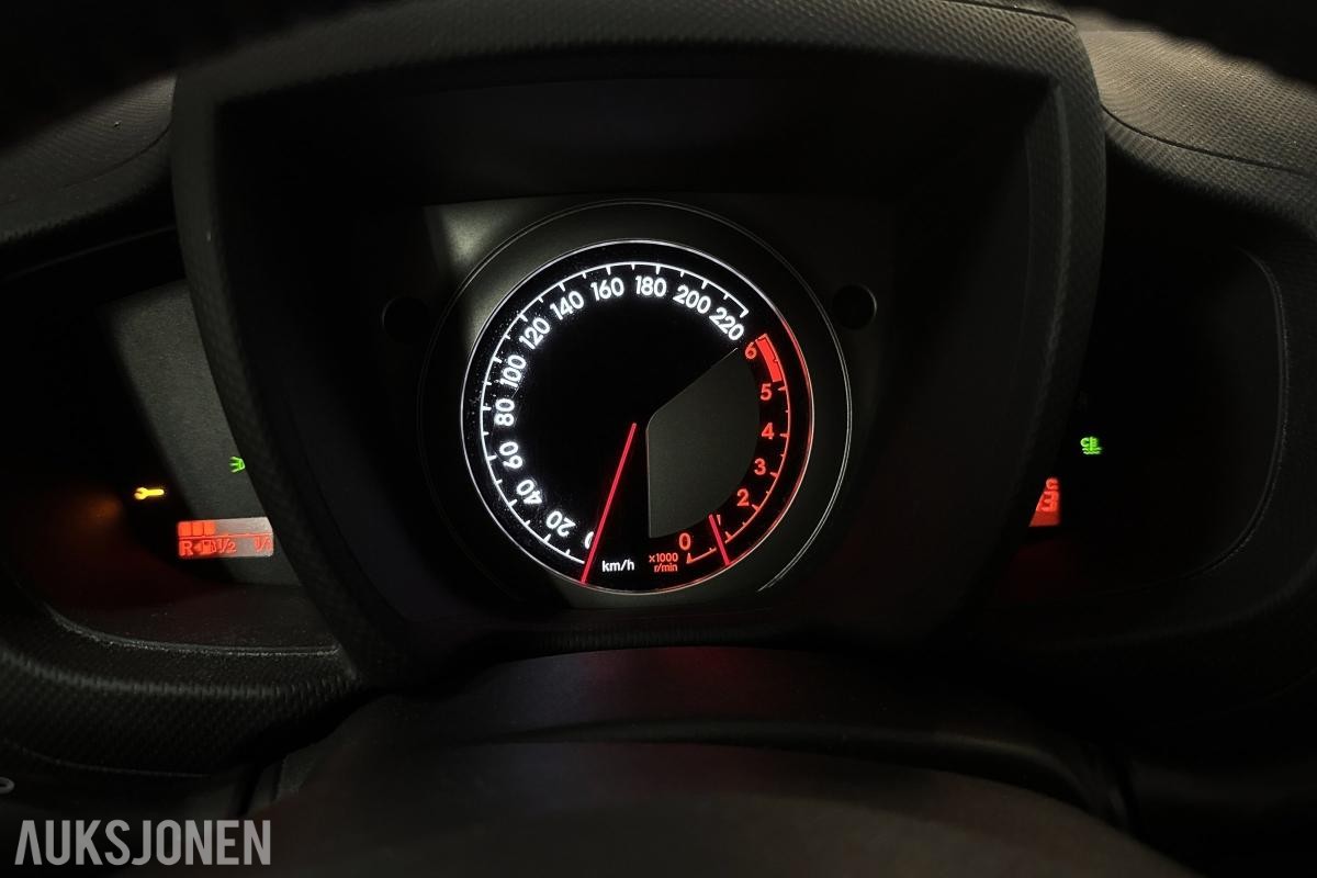 2011 Toyota Urban Cruiser 90 HK DIESEL 4WD HENGERFESTE