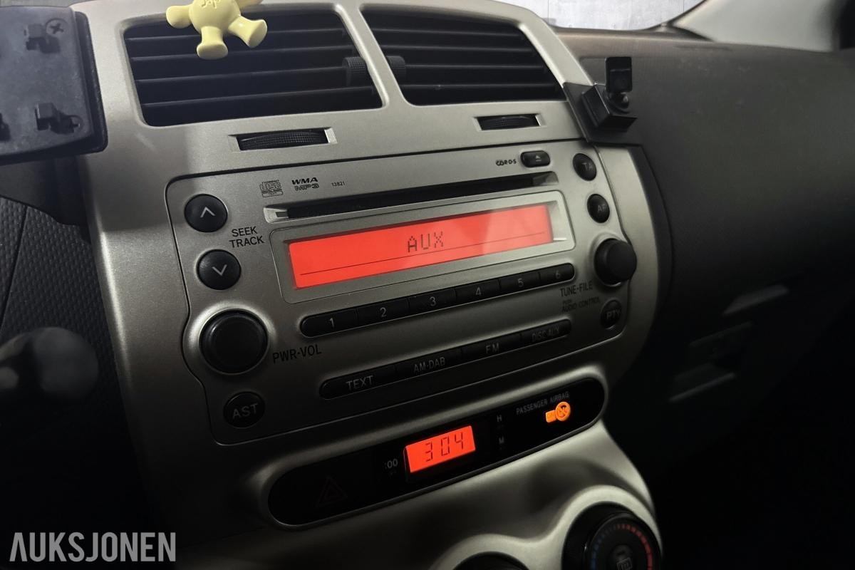 2011 Toyota Urban Cruiser 90 HK DIESEL 4WD HENGERFESTE