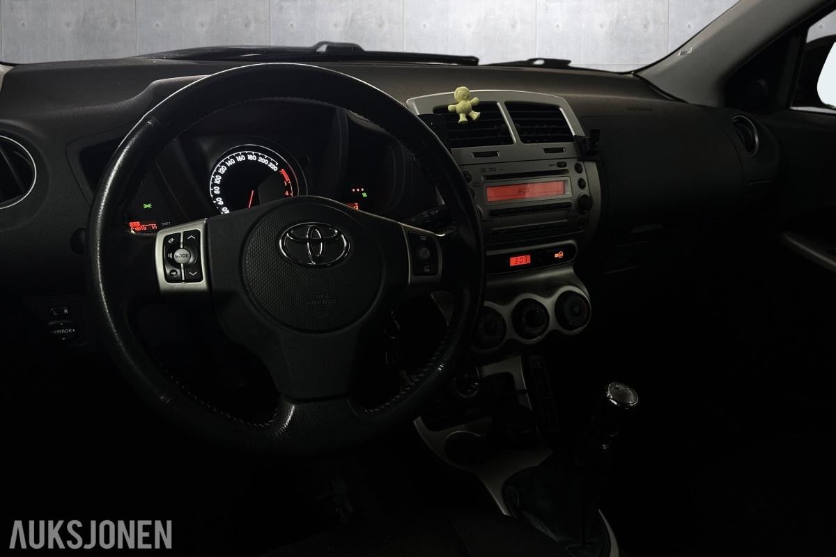 2011 Toyota Urban Cruiser 90 HK DIESEL 4WD HENGERFESTE
