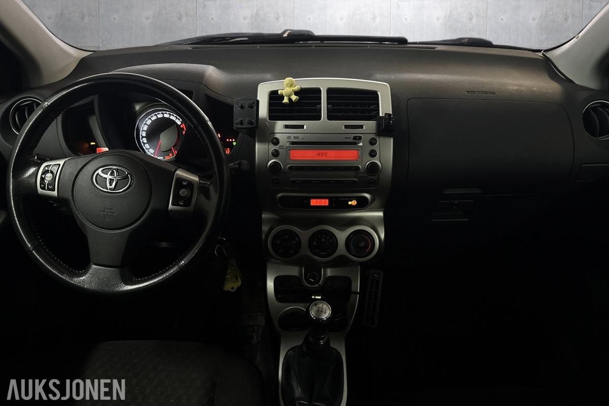 2011 Toyota Urban Cruiser 90 HK DIESEL 4WD HENGERFESTE
