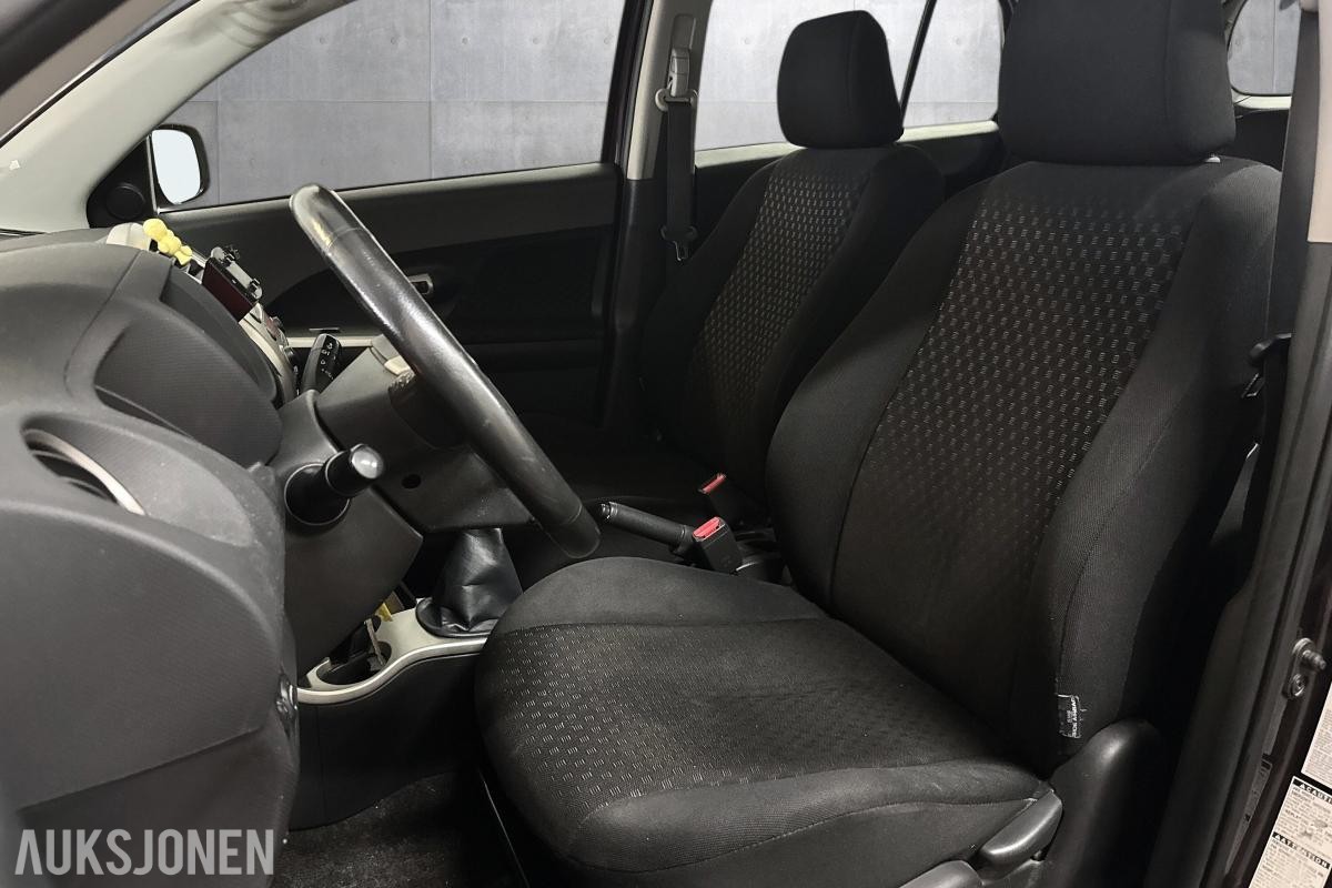 2011 Toyota Urban Cruiser 90 HK DIESEL 4WD HENGERFESTE