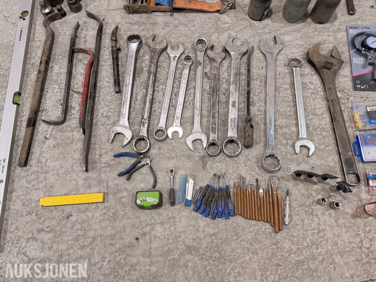 Verktøy og verkstedmateriell