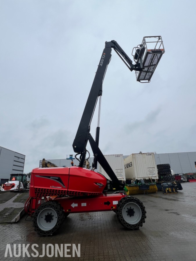 2022 Manitou Lift 220 TJ+