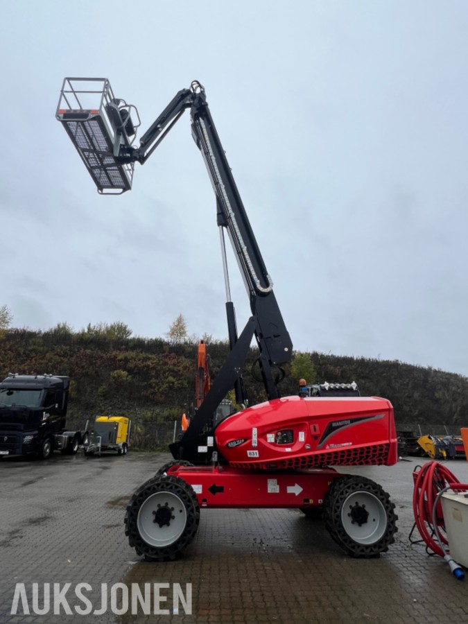 2022 Manitou Lift 220 TJ+