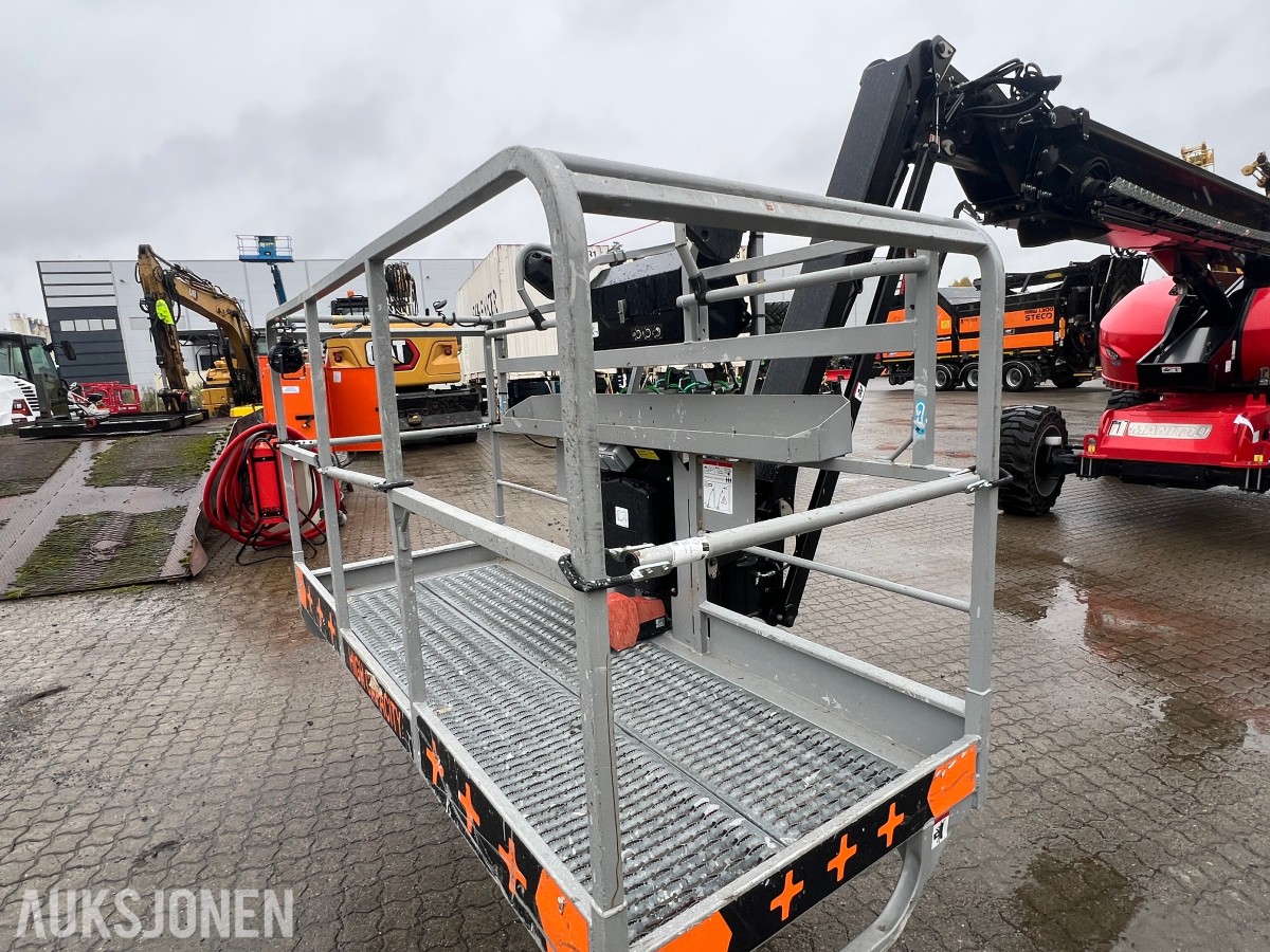 2022 Manitou Lift 220 TJ+
