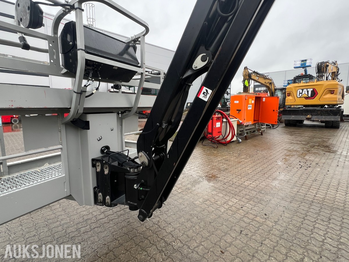 2022 Manitou Lift 220 TJ+
