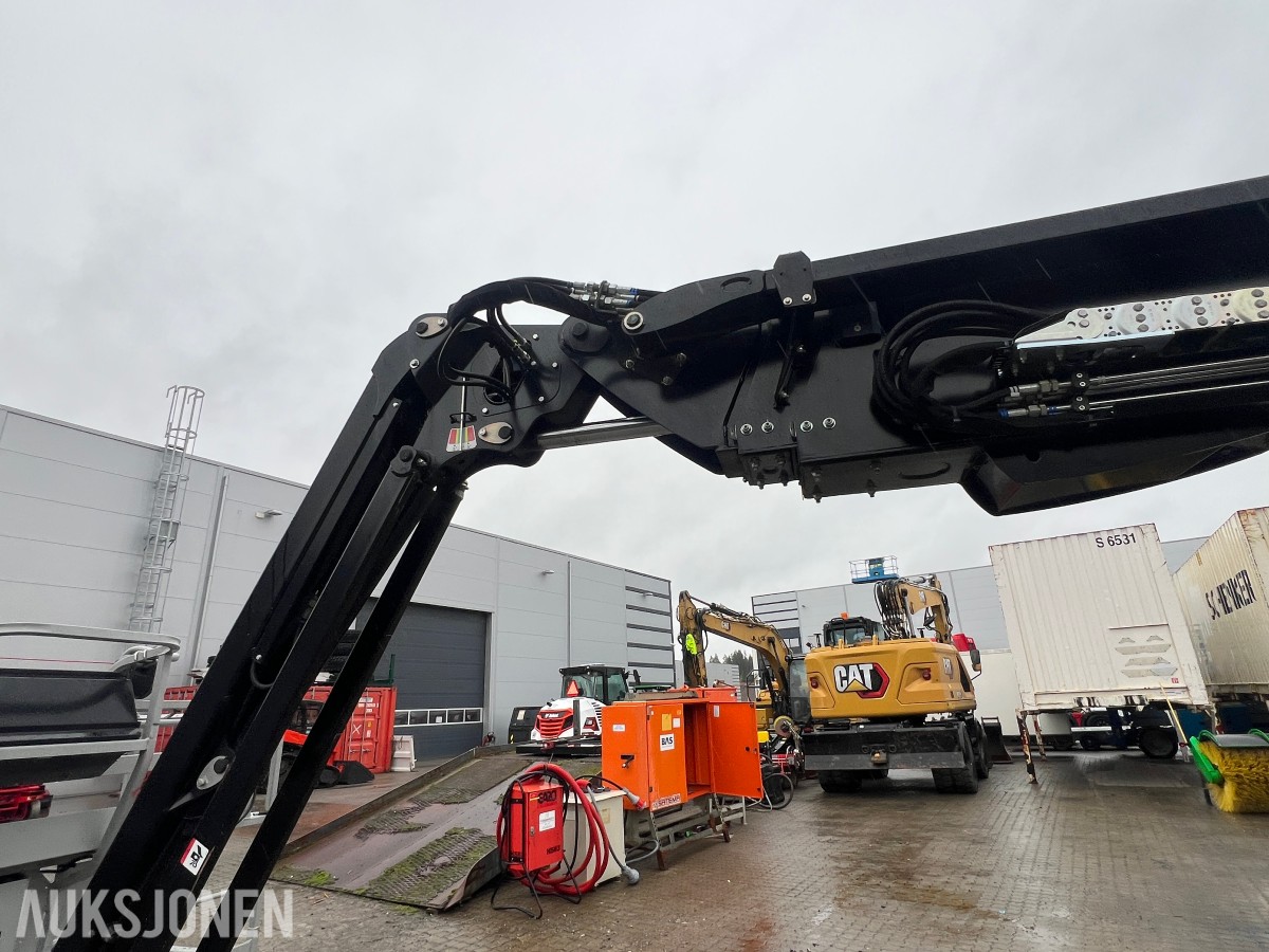 2022 Manitou Lift 220 TJ+