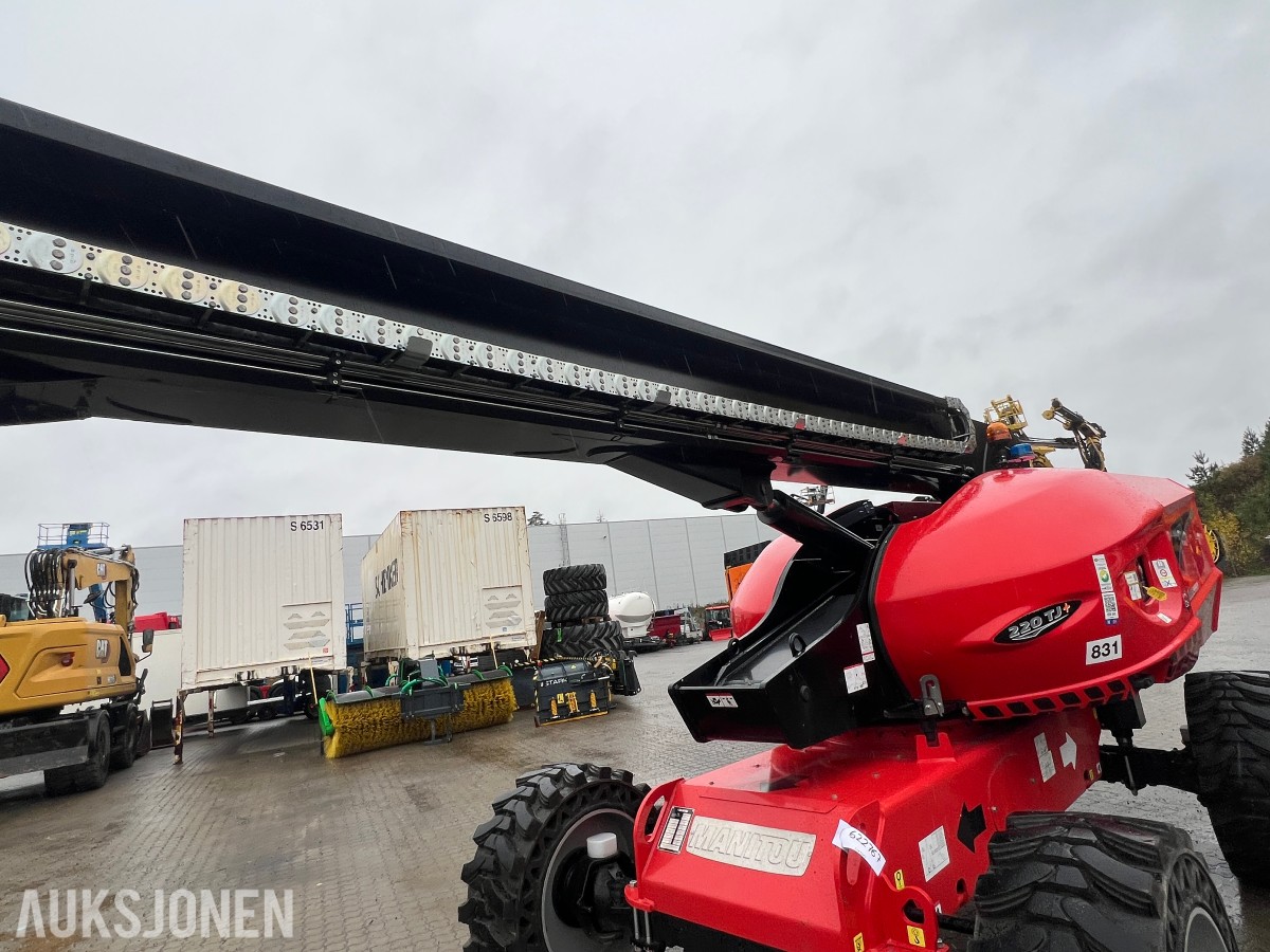 2022 Manitou Lift 220 TJ+