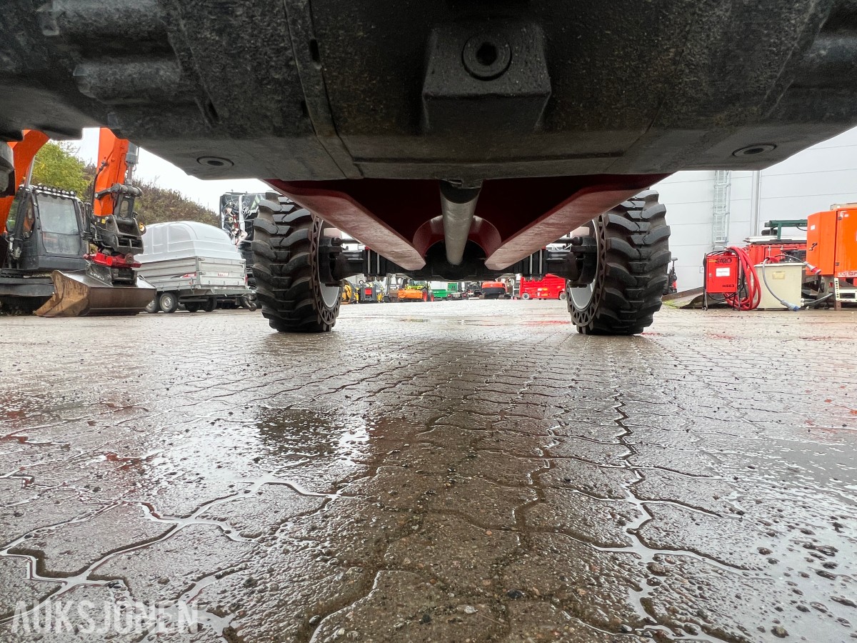 2022 Manitou Lift 220 TJ+