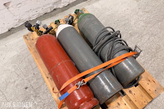 Gassinnhold - acetylen, oksygen og argon 4.8