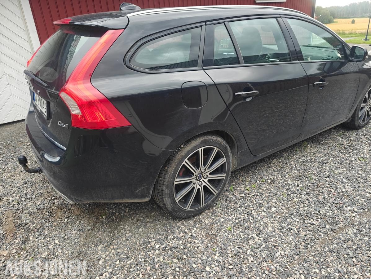 2018 Volvo V60, V60 2.4-220 D AWD, 208186km