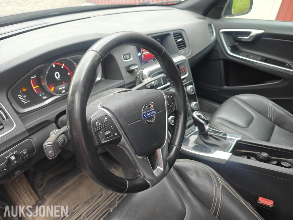 2018 Volvo V60, V60 2.4-220 D AWD, 208186km