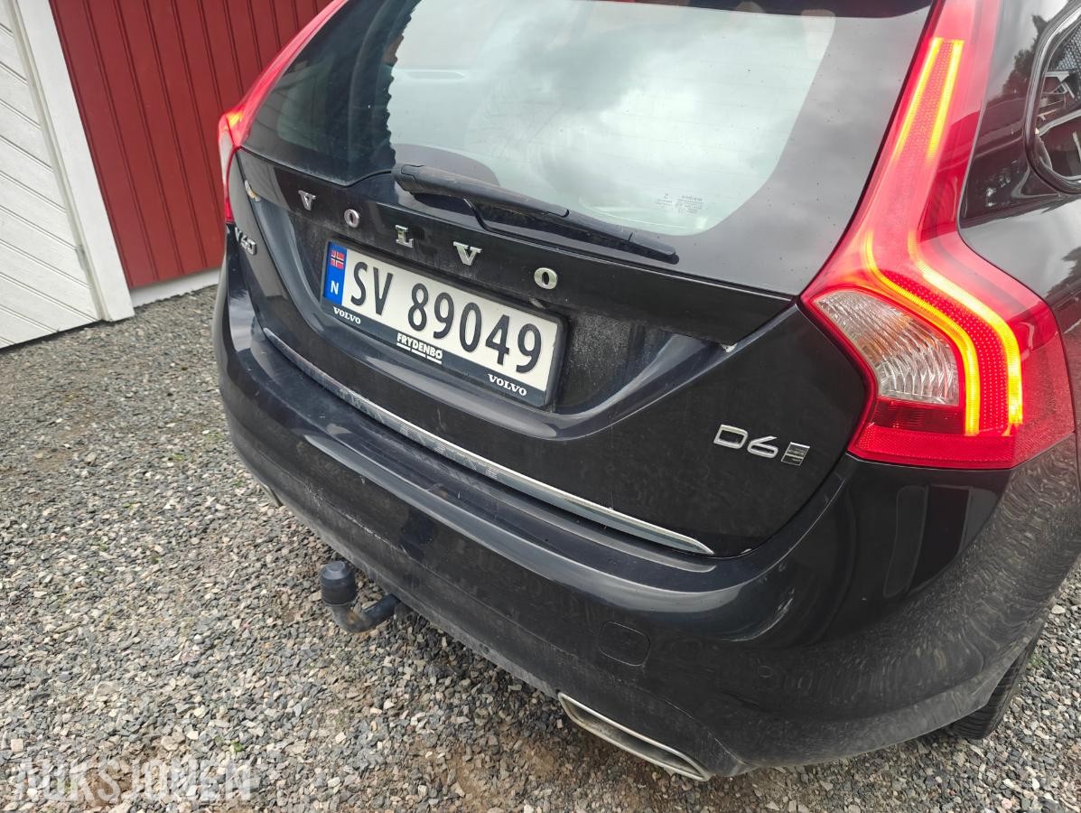 2018 Volvo V60, V60 2.4-220 D AWD, 208186km