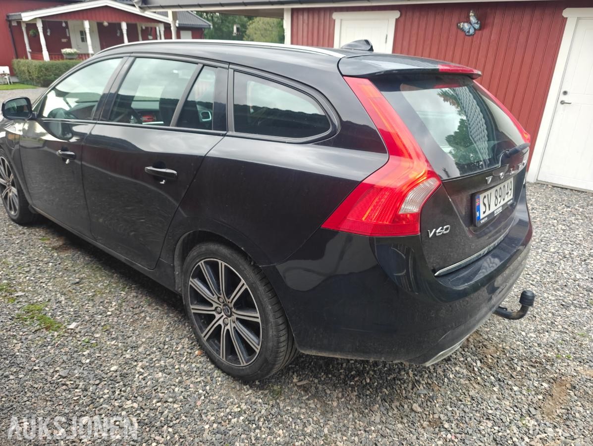 2018 Volvo V60, V60 2.4-220 D AWD, 208186km