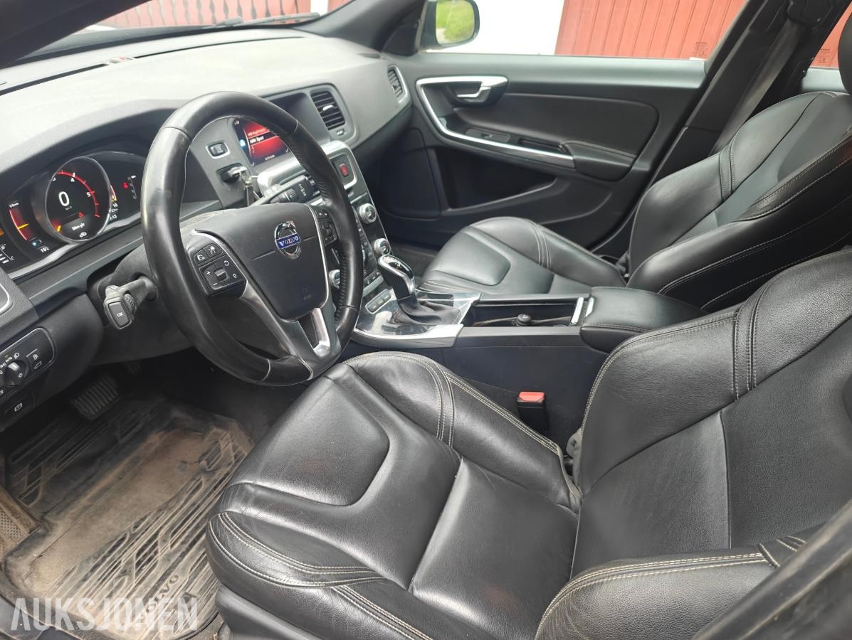 2018 Volvo V60, V60 2.4-220 D AWD, 208186km