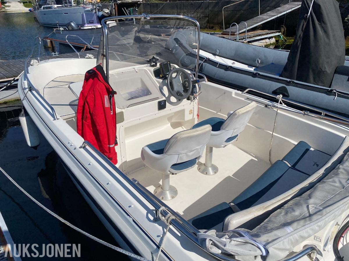 Yamarin 5910 med Evinrude E-Tec 115 2008 mod. og båthenger