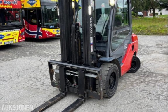 2020 Toyota 02-8FDF30 Gaffeltruck - Stor service -  8271 timer
