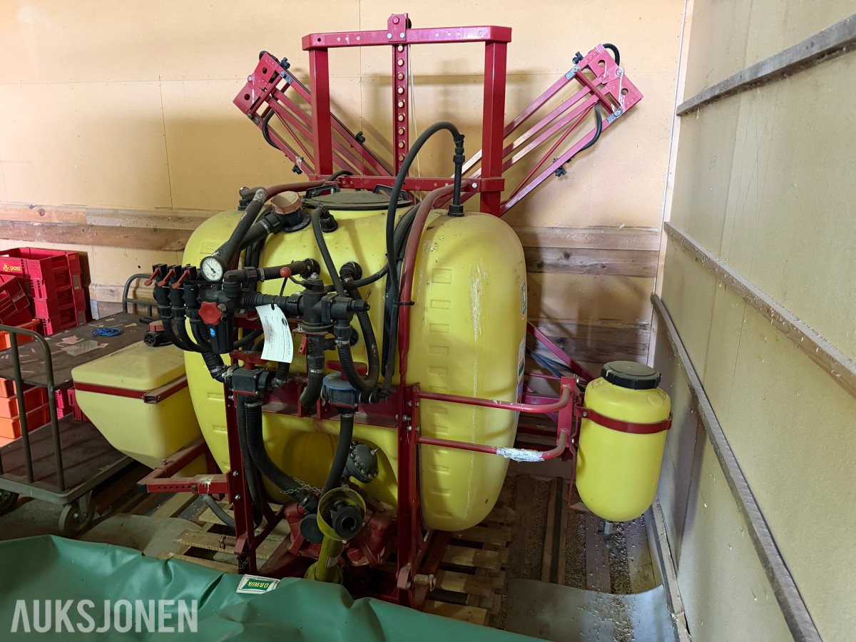 Hardi Åkersprøyte 600l m/sammenleggbar bom