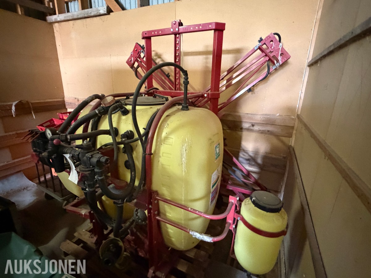 Hardi Åkersprøyte 600l m/sammenleggbar bom