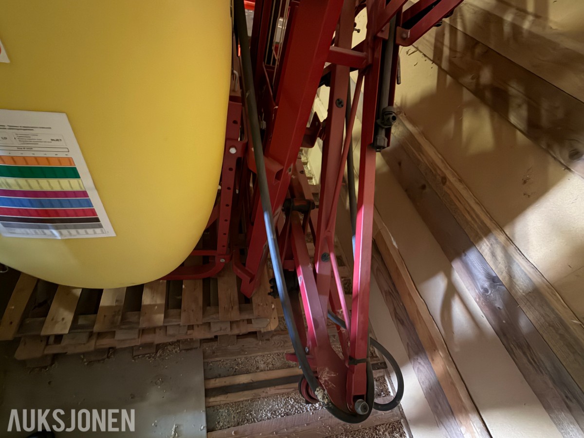 Hardi Åkersprøyte 600l m/sammenleggbar bom